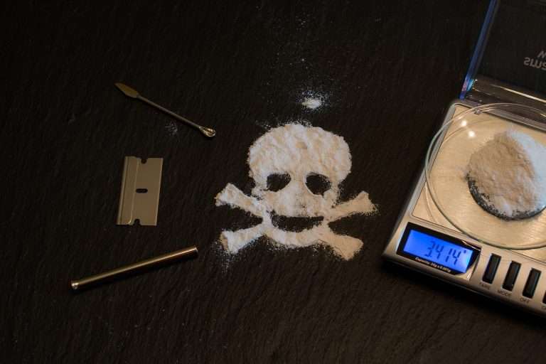 drugs-1276783_1280