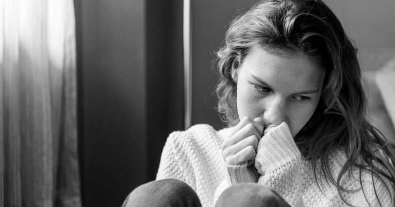 ragazza in difficoltà