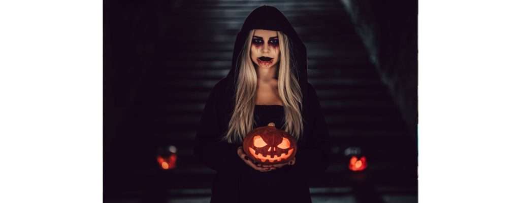 ragazzina molto truccata per Halloween